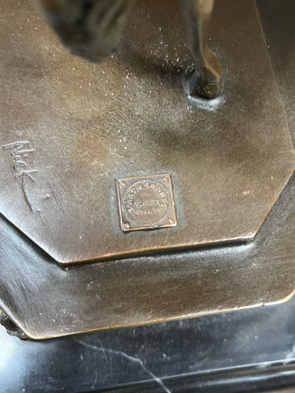 Bronze Skulptur König Friedrich II. - Alter Fritz auf Marmorsockel