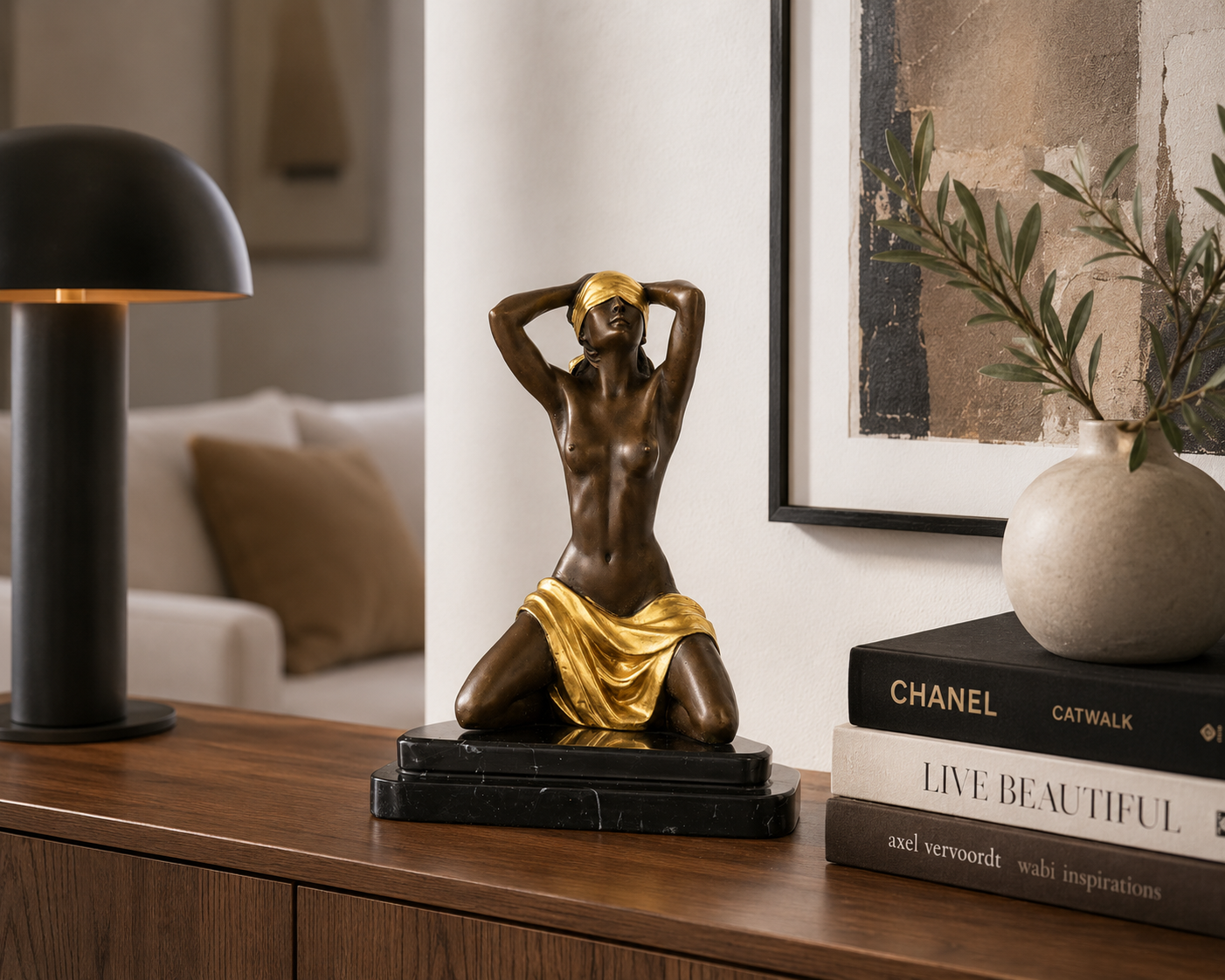 Bronze Akt Skulptur „Blinde Muse“ – Frauenfigur Goldakzent auf Marmorsockel