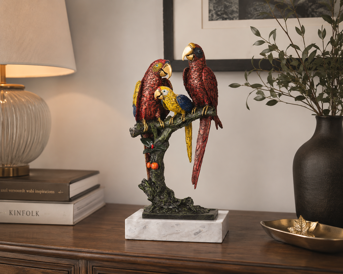 Bronze Skulptur bunte Papageie auf Ast - signierte Tierfigur auf Marmorsockel