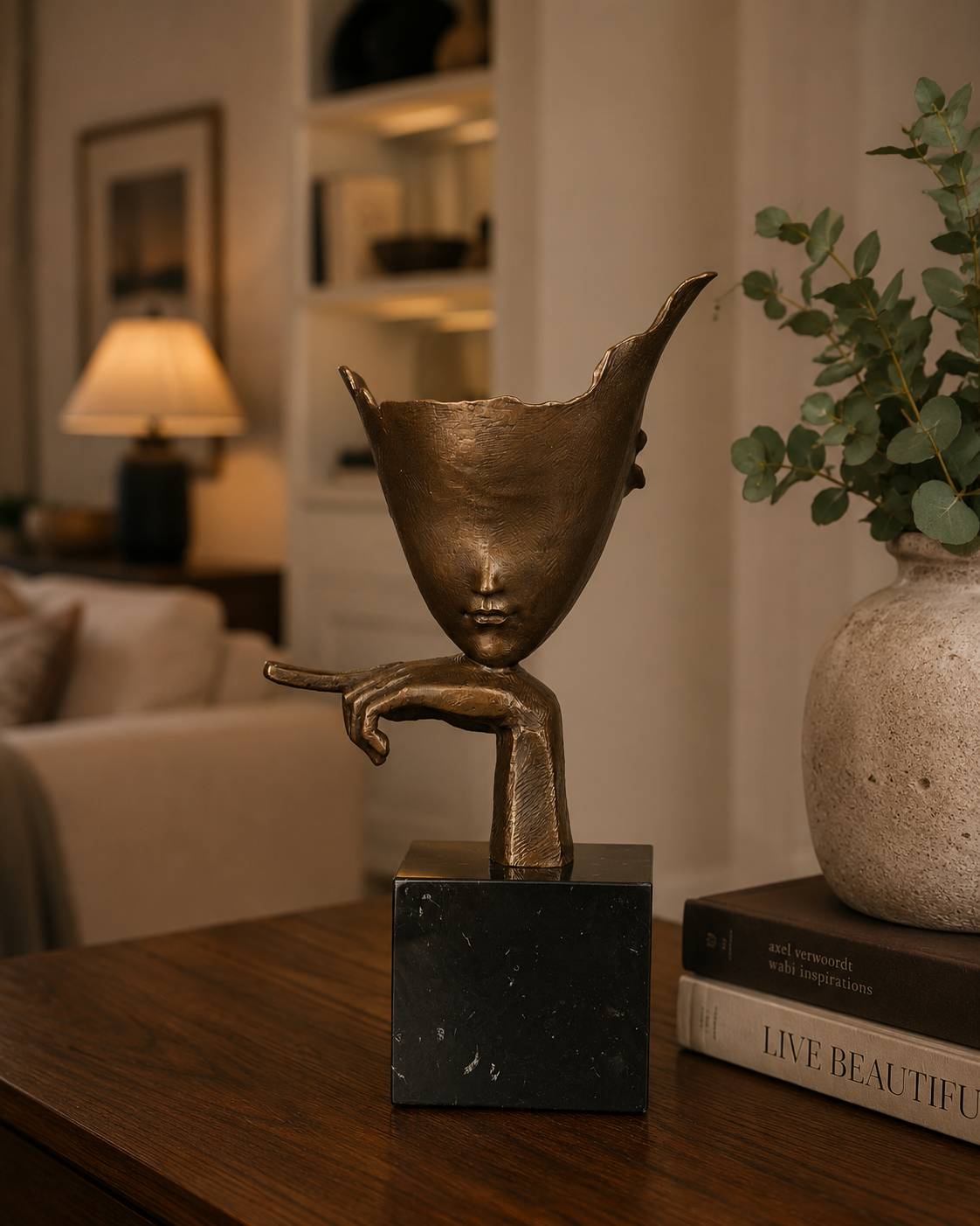 Moderne Bronze Skulptur auf Marmorsockel – signierte abstrakte Gesichtsskulptur