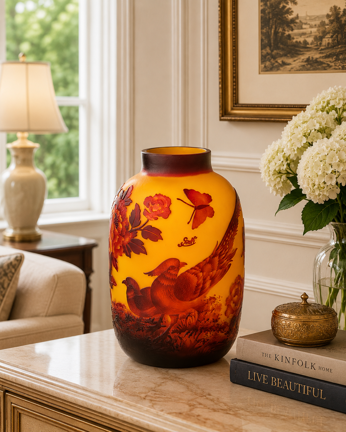 Vase im Gallé Stil aus Cameo Glas - Vogel & Schmetterlinge im Jugendstil