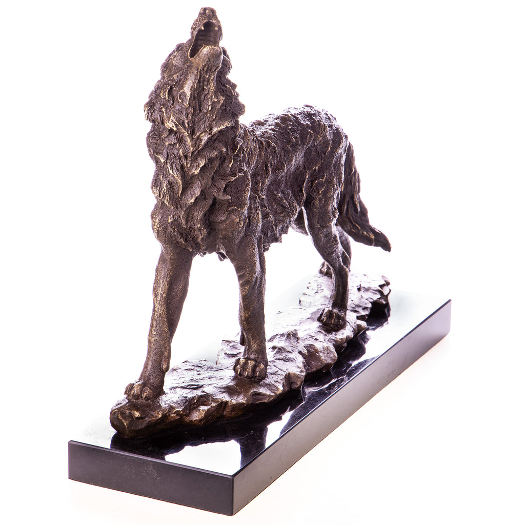 Bronze Skulptur heulender Wolf nach A. L. Barye – Tierfigur auf Marmorsockel