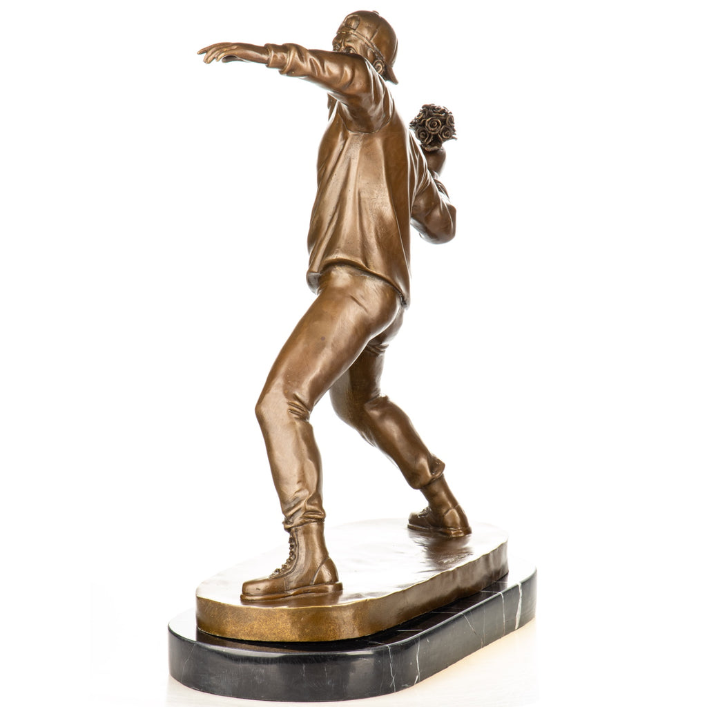 Bronze Skulptur Flower Thrower nach Banksy - signierte Street Art auf Marmorsockel