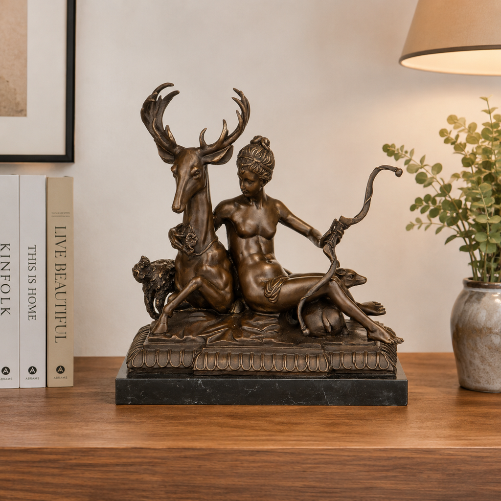 Bronze Skulptur Göttin Diana mit Hirsch - signierte Mythologie Figur