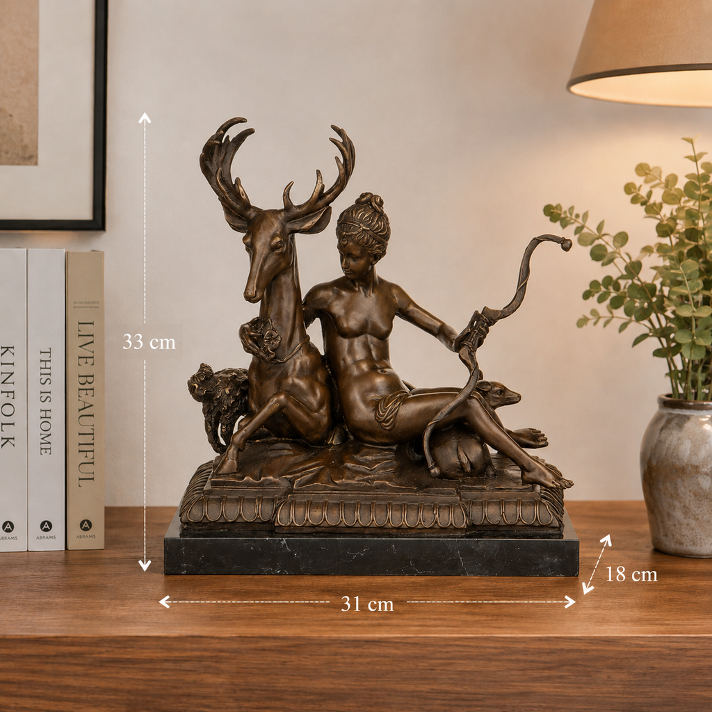 Bronze Skulptur Göttin Diana mit Hirsch - signierte Mythologie Figur