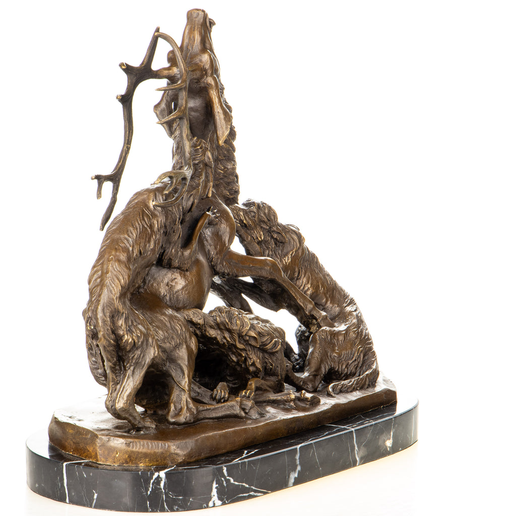 Bronze Skulptur Hirsch im Kampf mit Jagdhunden – Tierfigur auf Marmorsockel