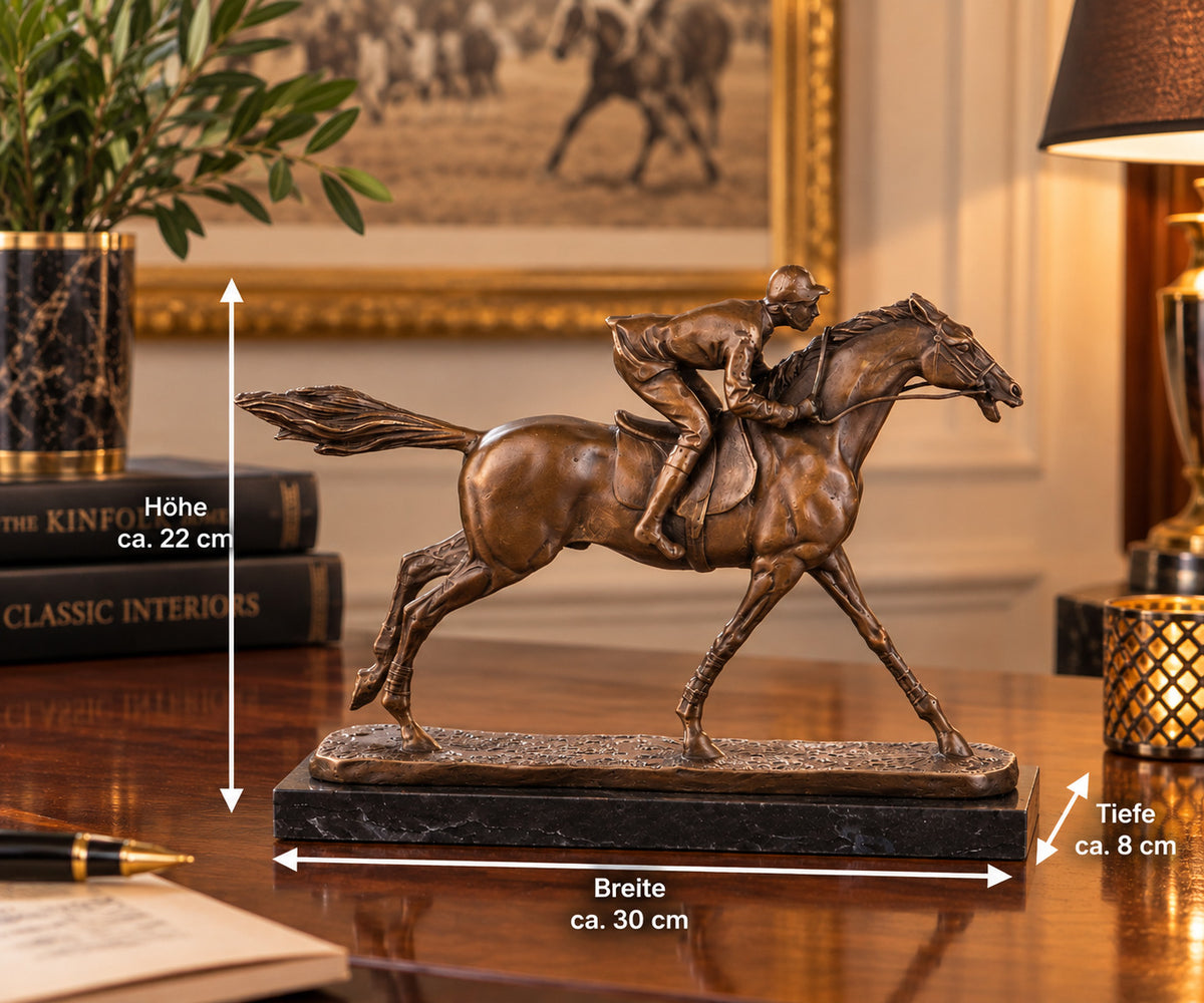 Bronze Skulptur Jockey auf Rennpferd – signierte Sport Figur auf Marmorsockel
