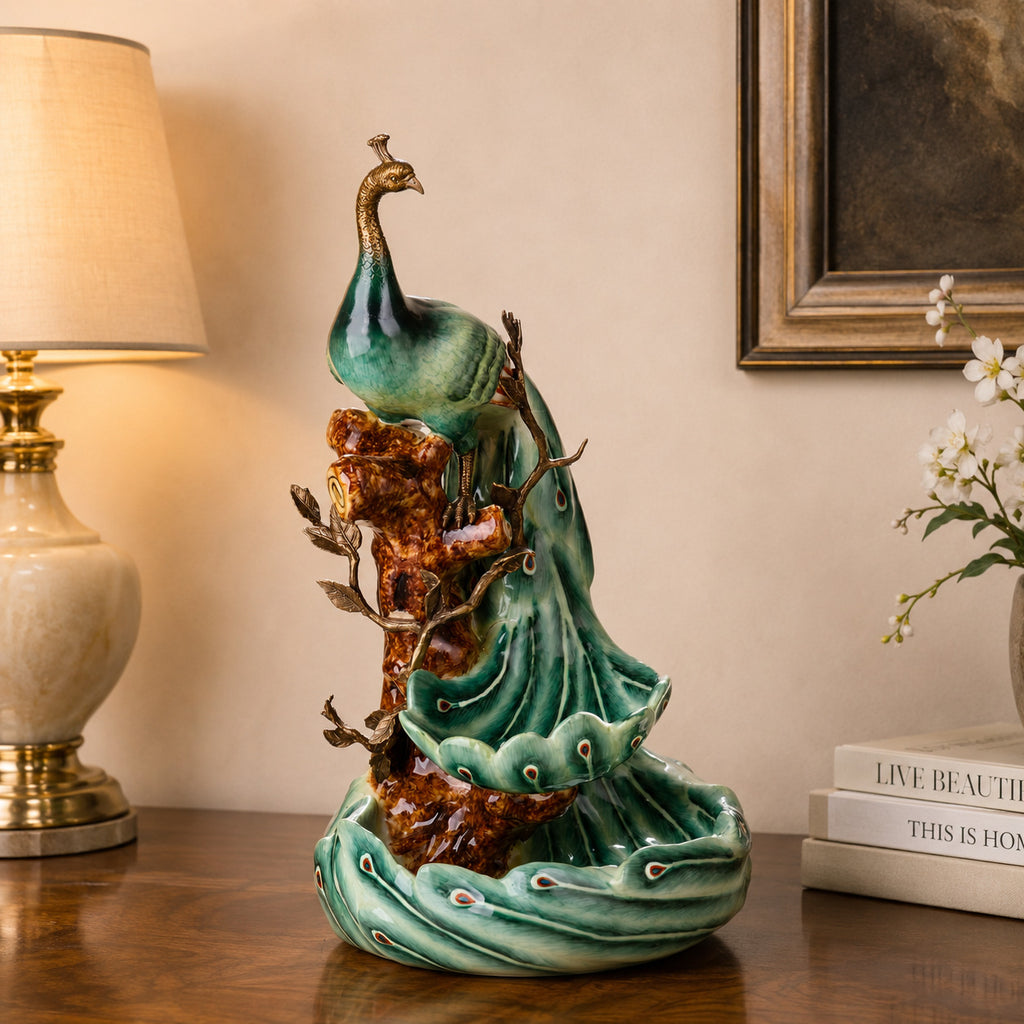 Pfauenschale aus Porzellan & Bronze – grüne Prunkschale mit Pfauenfigur, 45 cm