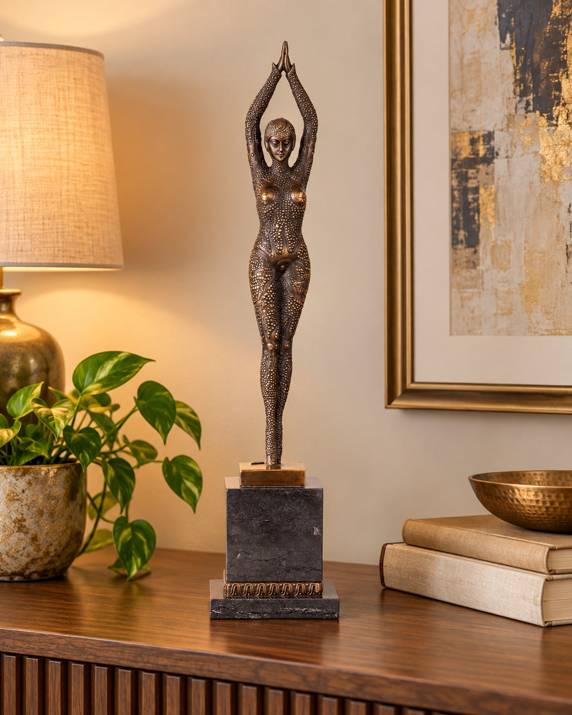 Bronze Skulptur Tänzerin nach D.H. Chiparus auf Marmorsockel – signierte Figur