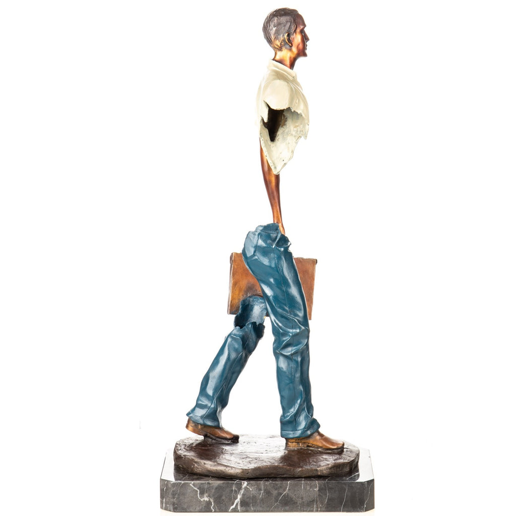 Bronze Skulptur Reisender mit Koffer – signierte moderne Kunstfigur auf Marmorsockel