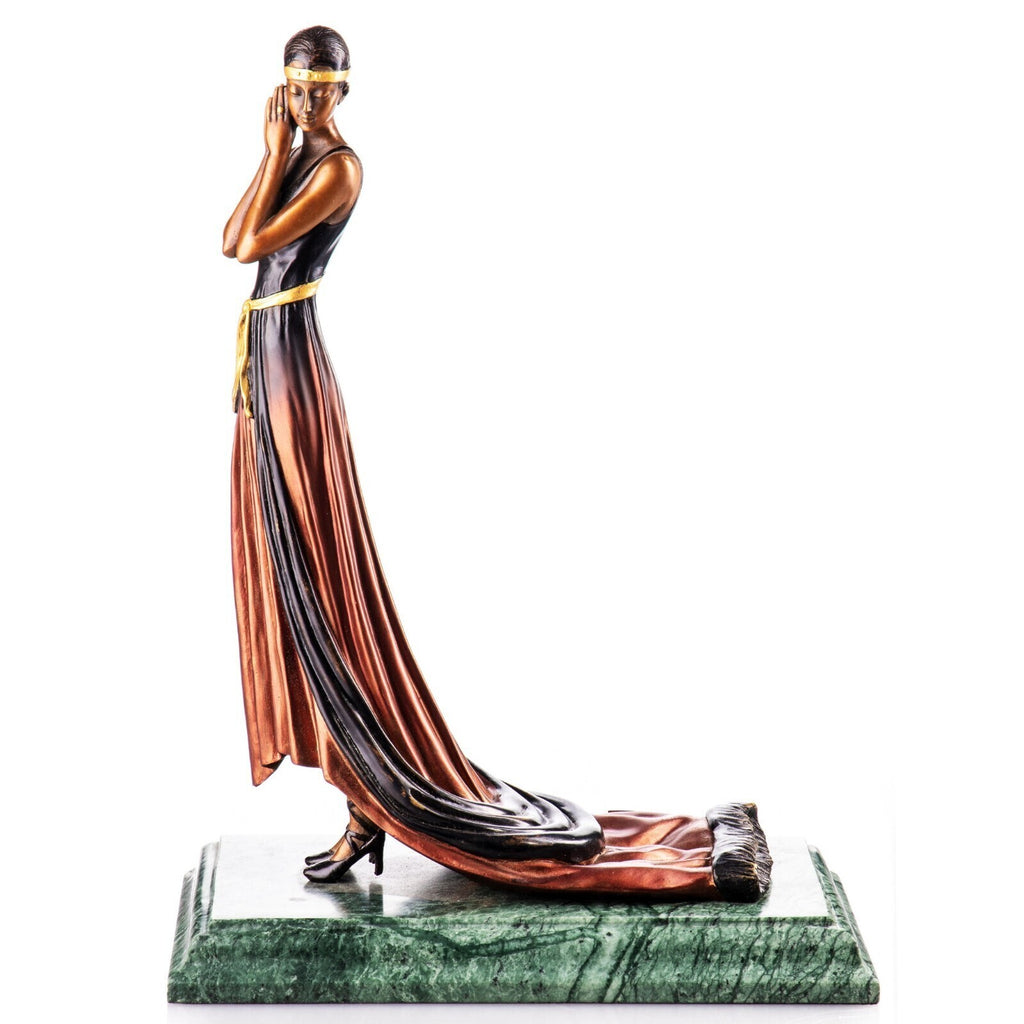Bronze Skulptur Art-déco Frau im Abendkleid – signierte Figur auf Marmorsockel