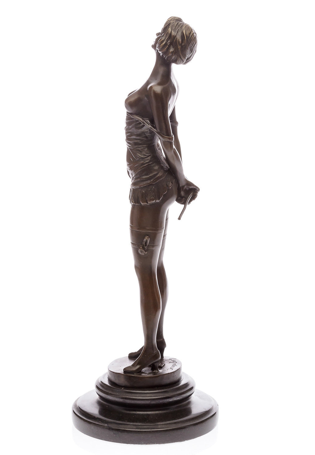 Bronze Skulptur freizügige Frau mit Rute – signierte Aktfigur auf Marmorsockel