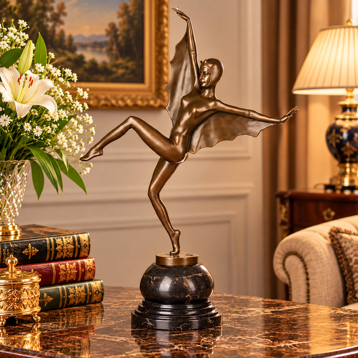 Bronze Skulptur Tänzerin auf Marmorsockel – signierte Tanzfigur mit Kostüm