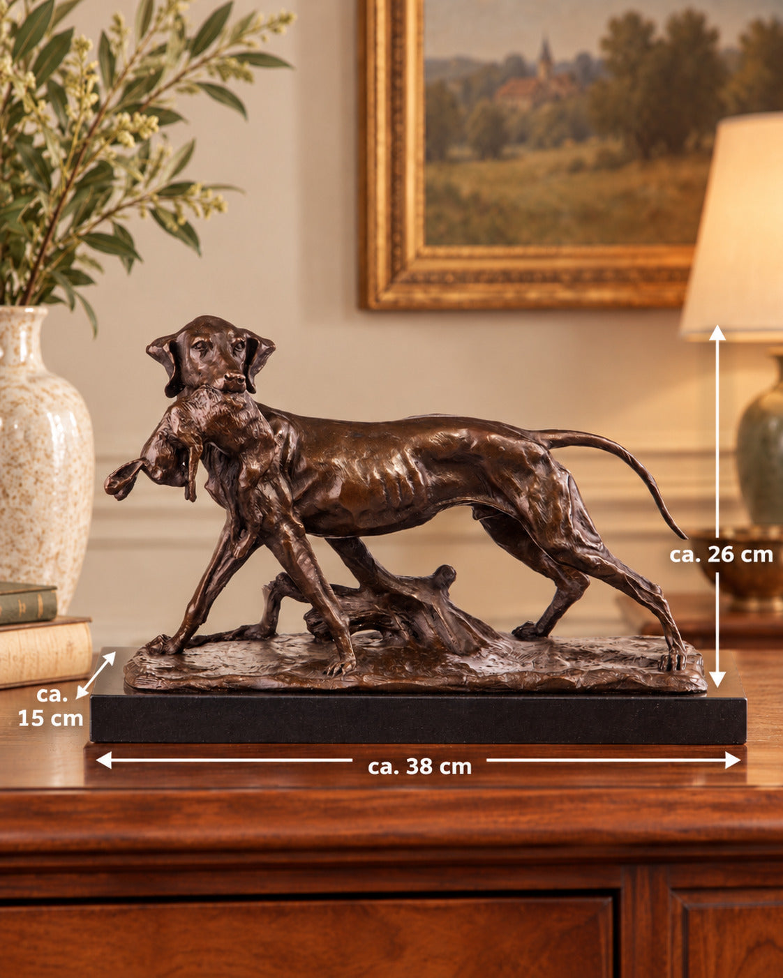 Bronze Skulptur Jagdhund mit Kaninchen auf Marmorsockel – signierte Tierfigur