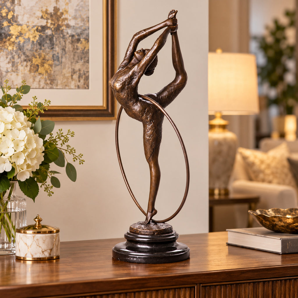 Bronze Skulptur Tänzerin mit Reifen - signierte Tanzfigur auf Marmorsockel
