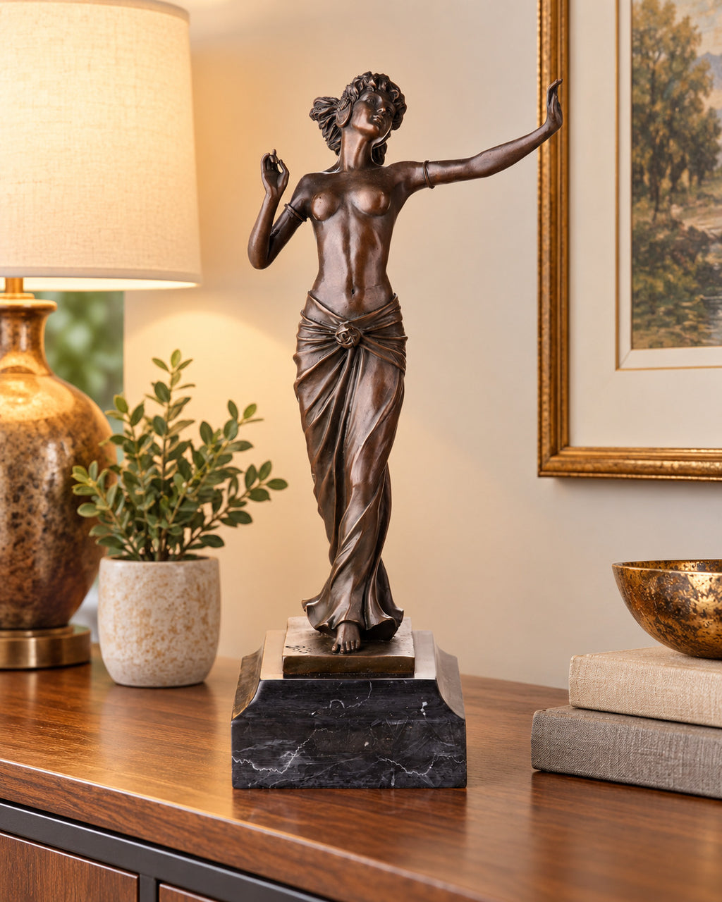 Bronze Skulptur Tänzerin mit Kleid - signierte Aktfigur auf Marmorsockel