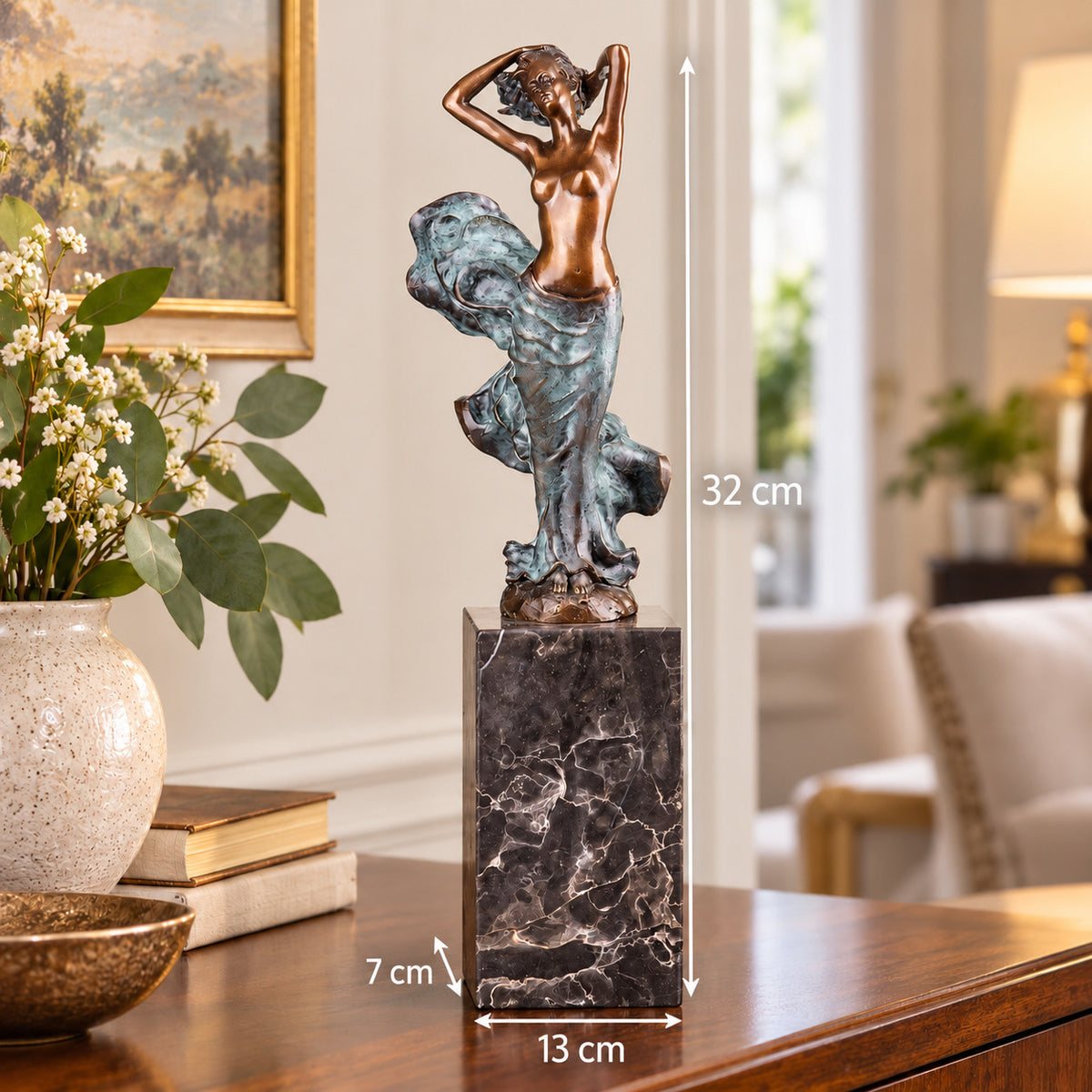 Bronze Skulptur weiblicher Akt 32 cm – signierte Frauenfigur auf Marmorsockel