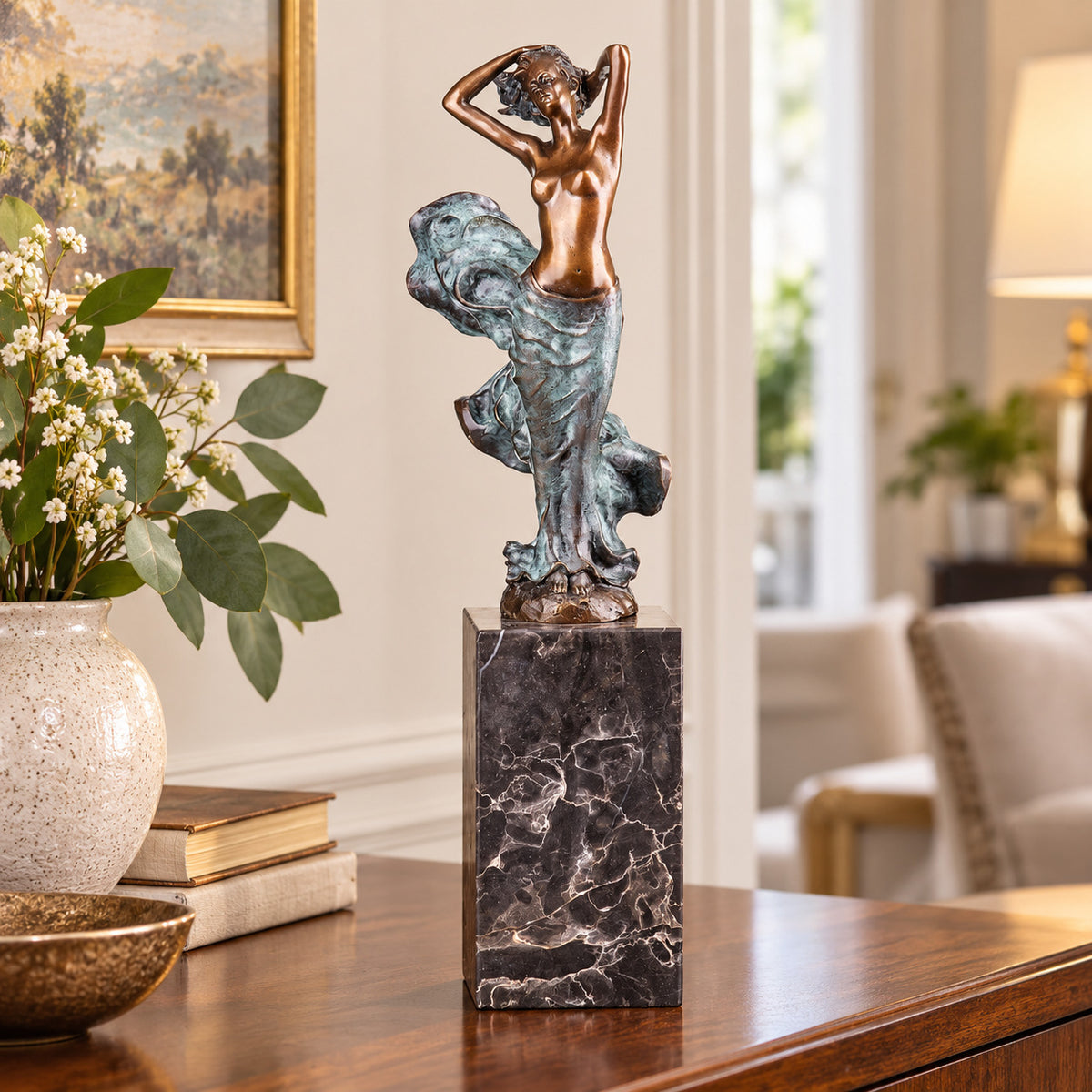 Bronze Skulptur weiblicher Akt 32 cm – signierte Frauenfigur auf Marmorsockel