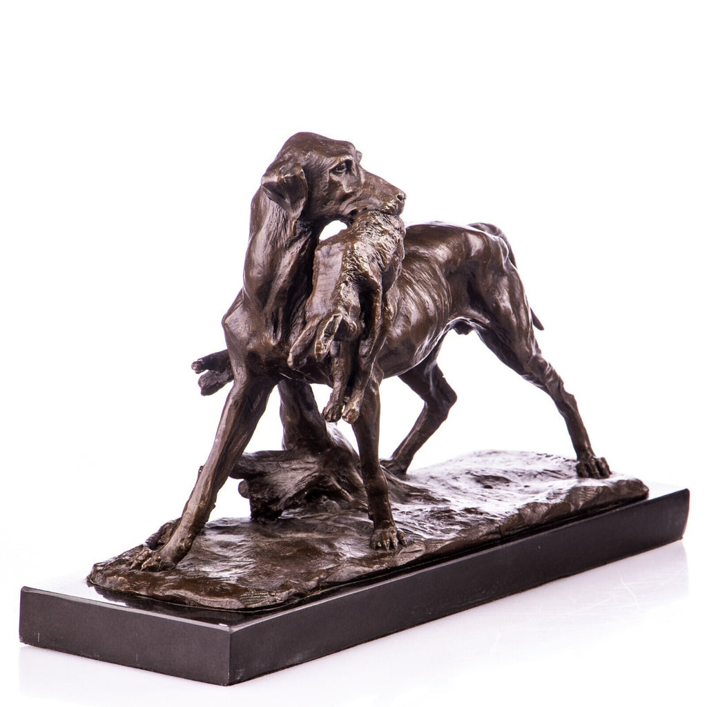Bronze Skulptur Jagdhund mit Kaninchen auf Marmorsockel – signierte Tierfigur