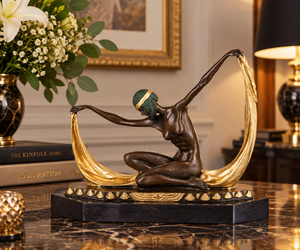 Art Déco Bronze Skulptur Tänzerin mit Tuch – signierte Frauenfigur Marmorsockel