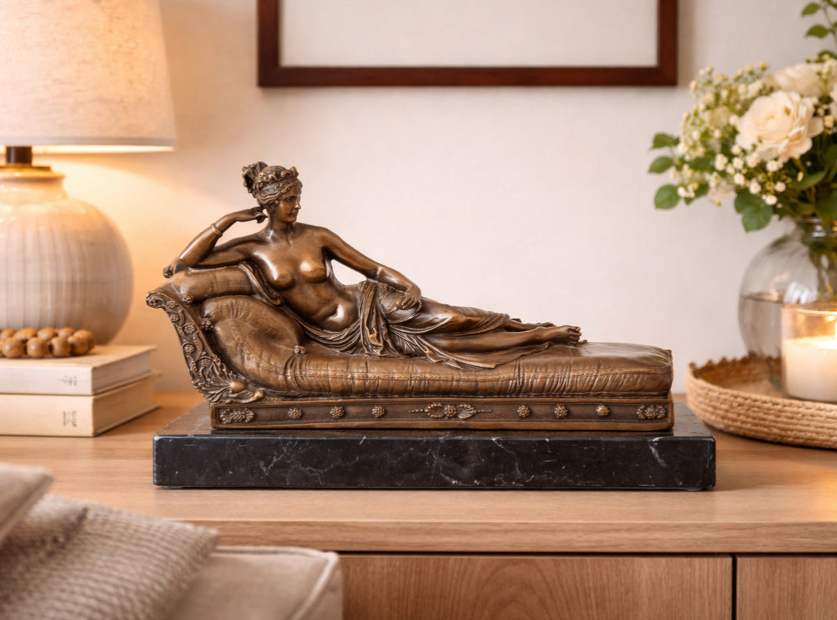 Bronze Skulptur Venus Victrix nach Canova - signierte Figur auf Marmorsockel